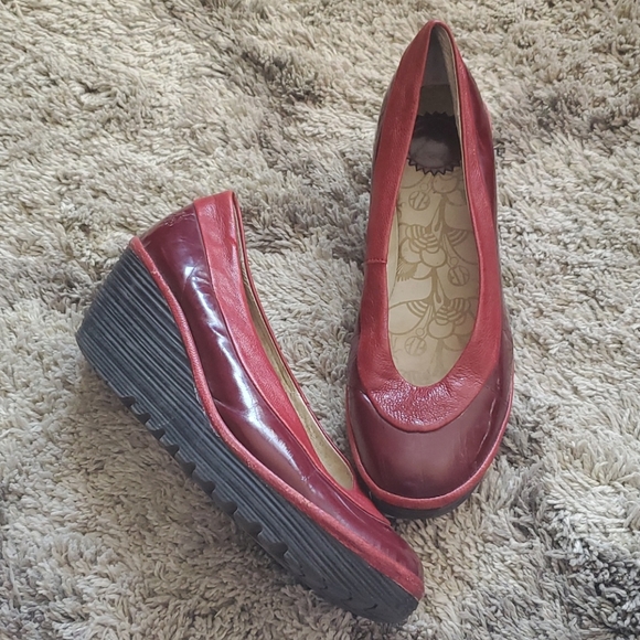 Fly London Shoes - Fly London Yoko Wedge Pump Size 41/11